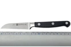 Zwilling - Professional « S » Couteau à Légumes 9 Cm -Les Couteaux Soldes ZW31020 090 04 zwilling professional s 31020 090 groentemes d4