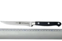 Zwilling - Professional « S » Couteau à Steak 12 Cm 7 Zwilling - Professional « S » Couteau à Steak 12 Cm -Les Couteaux Soldes ZW31028 120 04 zwilling professional s 31028 120 steakmes d4